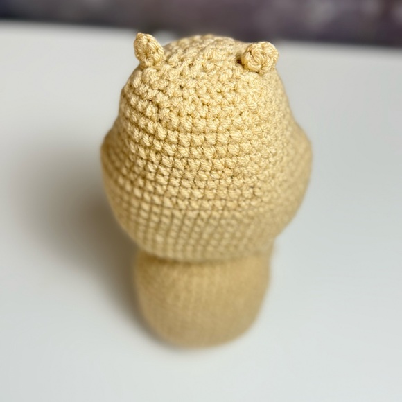 Handcrafted Quokka In Love Crochet Amigurumi With Heart - Picture 6 of 12